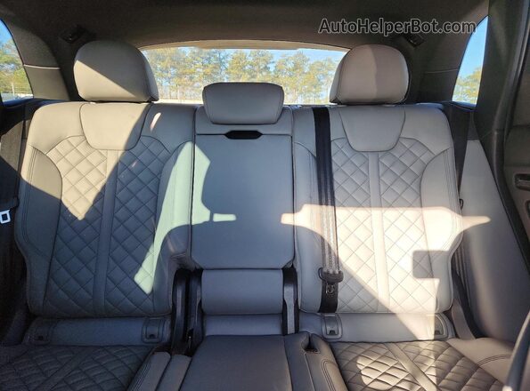 WA1B4AFY7S2025527 2025 AUDI SQ5 Черный Вид задних сидений