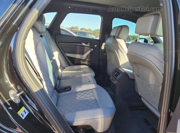 WA1B4AFY7S2025527 2025 AUDI SQ5 Черный Вид задней части салона