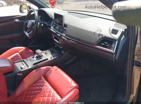 WA1B4AFY8L2123340 2020 AUDI SQ5 Gray Front interior view