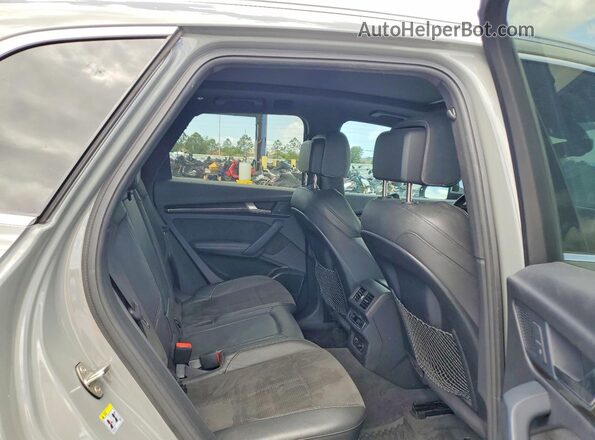 WA1B4AFY8L2124391 2020 AUDI SQ5 Gray Rear interior view