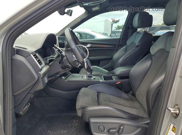 WA1B4AFY8L2124391 2020 AUDI SQ5 Gray Front interior view