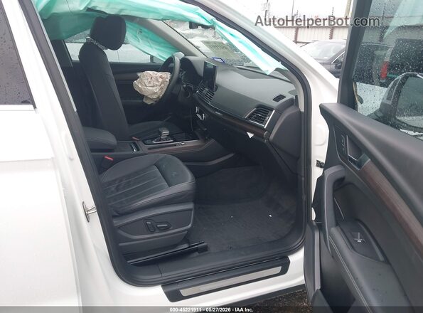 WA1BAAFY0M2026286 2021 AUDI Q5 White წინა სალონის ხედი