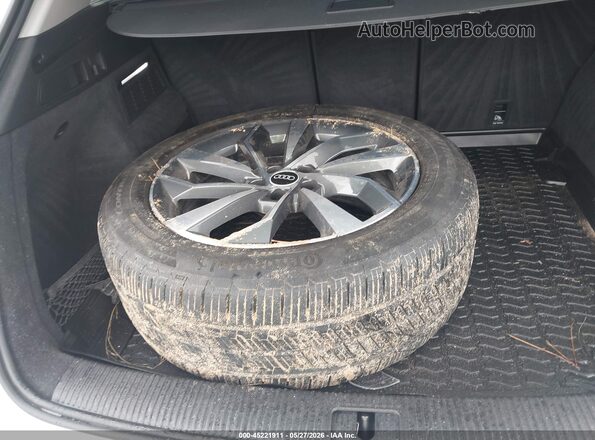 WA1BAAFY0M2026286 2021 AUDI Q5 White ხელსაწყოთა პანელის ხედი