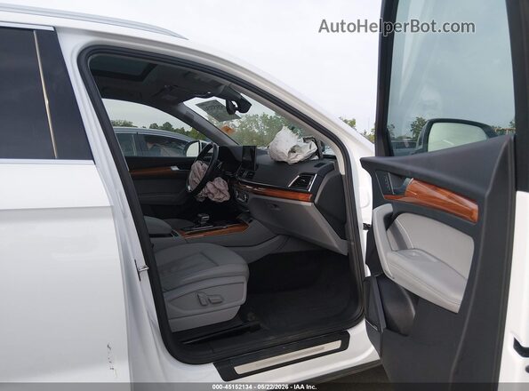 WA1BAAFY3M2041509 2021 AUDI Q5 White Vista interior delantera