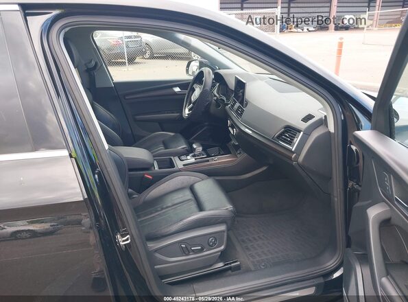 WA1BAAFY3M2054762 2021 AUDI Q5 Black Front interior view