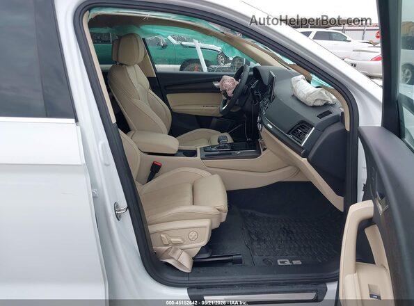 WA1BBAFY0R2081373 2024 AUDI Q5 Белый Вид салона спереди