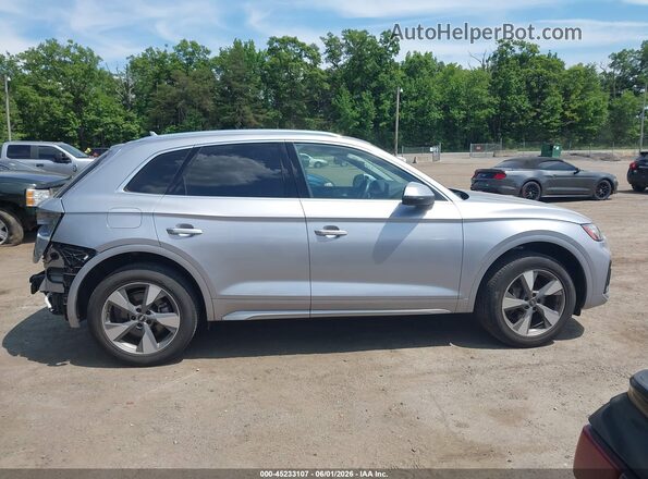 WA1BBAFY5N2129797 2022 AUDI Q5 Silver Rear interior view