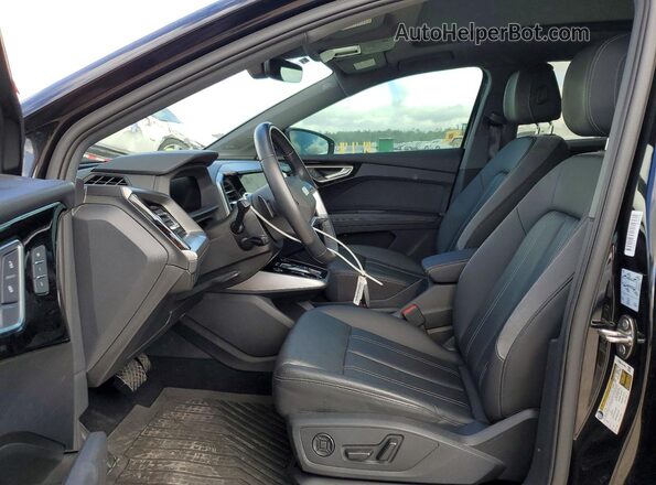 WA1BCBFZ0PP024148 2023 AUDI Q4 Black Front interior view