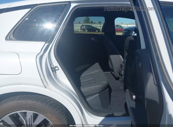 WA1BCBFZ2PP018450 2023 AUDI Q4 White VIN կոդի պիտակի տեսք