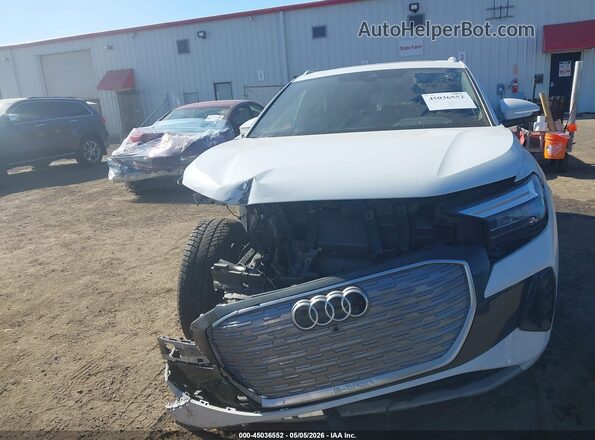 WA1BCBFZ2PP018450 2023 AUDI Q4 White Սալոնի հետևի տեսք