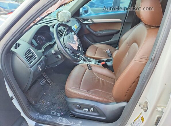 WA1BCCFS1JR001370 2018 AUDI Q3 White Vista interior delantera