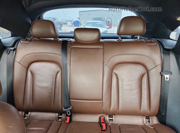 WA1BCCFS1JR001370 2018 AUDI Q3 White Vista de los asientos traseros