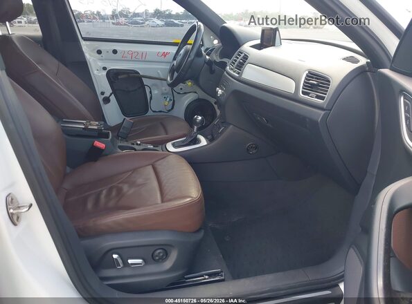WA1BCCFS1JR032361 2018 AUDI Q3 White წინა სალონის ხედი