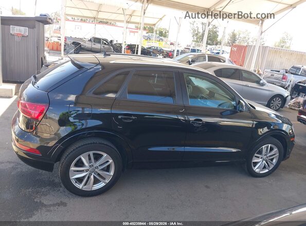 WA1BCCFS5HR009580 2017 AUDI Q3 Black 