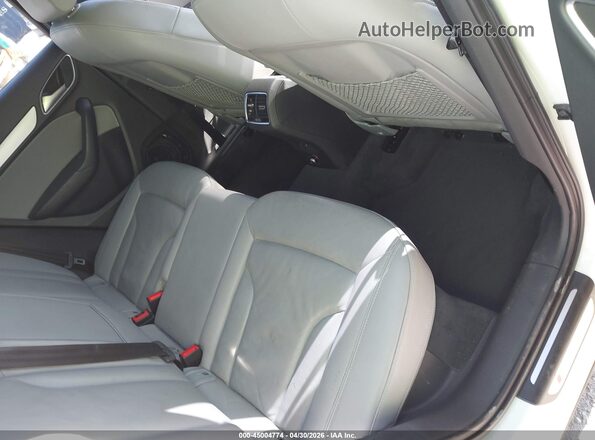 WA1BCCFS6JR015460 2018 AUDI Q3 White Widok naklejki z numerem VIN