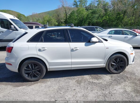 WA1BCCFS6JR015460 2018 AUDI Q3 White Widok wnętrza z tyłu
