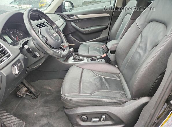 WA1BCCFSXHR011311 2017 AUDI Q3 Черный Вид салона спереди