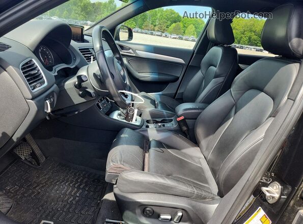 WA1BCCFSXJR030964 2018 AUDI Q3 Black Front interior view