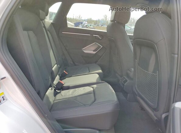 WA1BECF30K1083353 2019 AUDI Q3 White Вид задньої частини салону