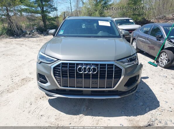 WA1BECF34L1066878 2020 AUDI Q3 Green Вид задньої частини салону