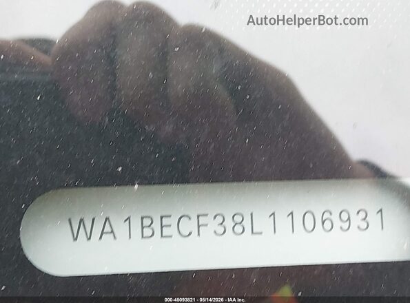 WA1BECF38L1106931 2020 AUDI Q3 Red Вид підкапотного простору