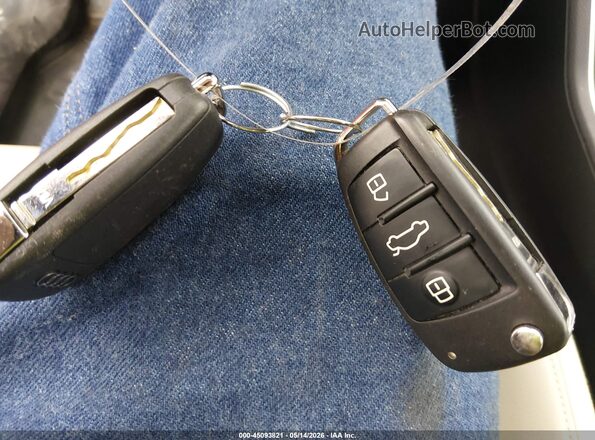 WA1BECF38L1106931 2020 AUDI Q3 Red Вид панелі приладів
