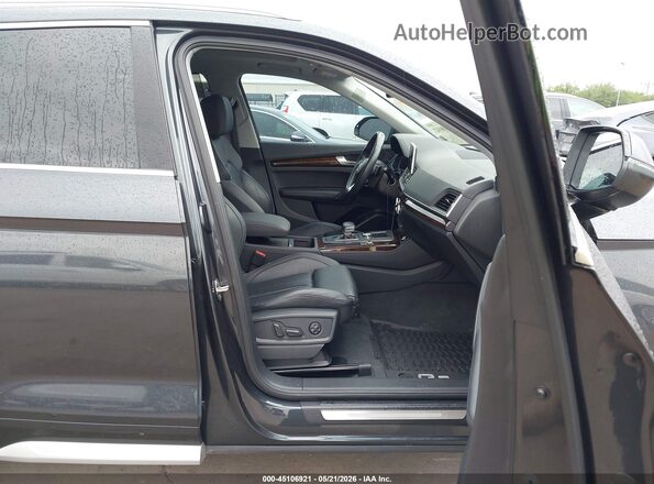 WA1BNAFY4K2104716 2019 AUDI Q5 Черный Вид салона спереди