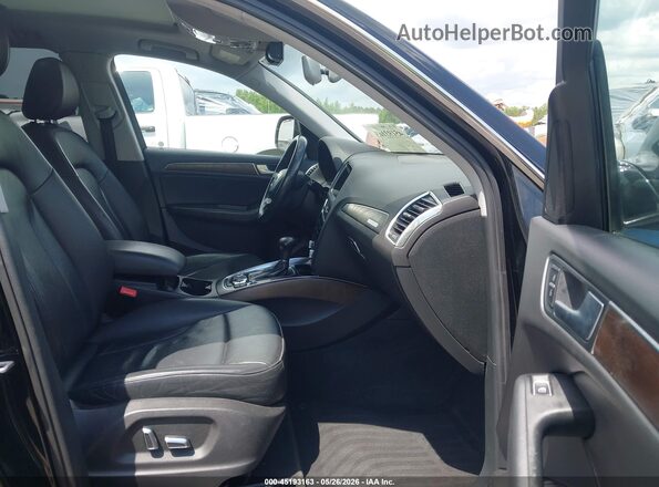 WA1C2AFP1HA078210 2017 AUDI Q5 Black Front interior view