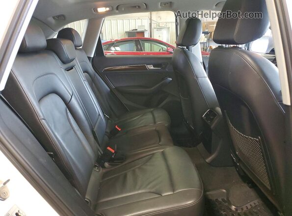 WA1C2AFP4HA094918 2017 AUDI Q5 White Սալոնի հետևի տեսք
