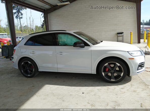 WA1C4AFY3K2078200 2019 AUDI SQ5 White Вид задньої частини салону