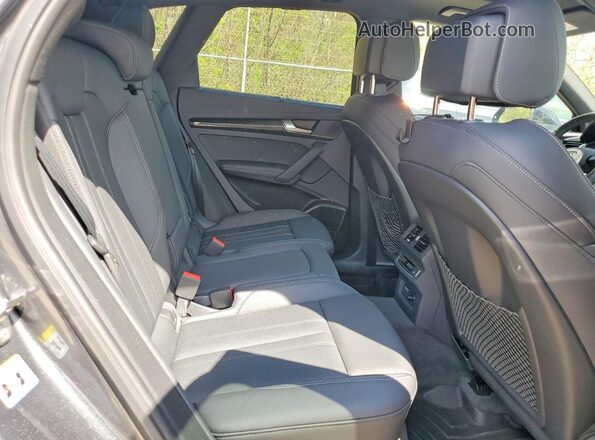 WA1C4BFY2R2045091 2024 AUDI SQ5 Gray Rear interior view