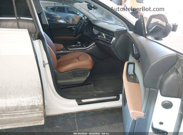 WA1CVAF13KD018485 2019 AUDI Q8 White წინა სალონის ხედი