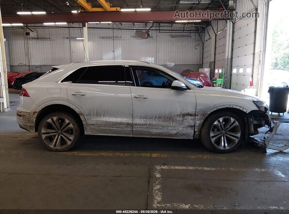 WA1CVAF13KD018485 2019 AUDI Q8 White უკანა სალონის ხედი