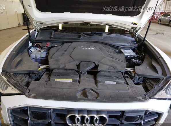 WA1CVAF13KD018485 2019 AUDI Q8 White უკანა ხედი