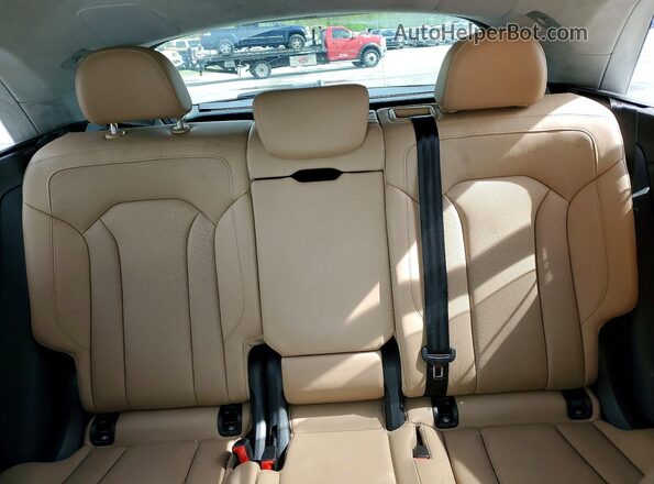 WA1CVAF1XKD015518 2019 AUDI Q8 White Rear seats view