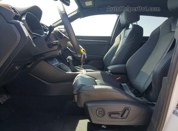 WA1DECF30R1190034 2024 AUDI Q3 White Front interior view