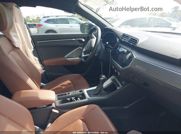 WA1DECF31P1066125 2023 AUDI Q3 Blue Vista interior delantera