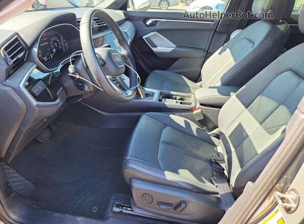 WA1DECF31P1077478 2023 AUDI Q3 Gray Front interior view