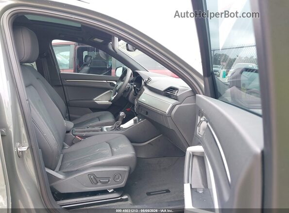 WA1DECF32S1109685 2025 AUDI Q3 Gray Widok wnętrza z przodu