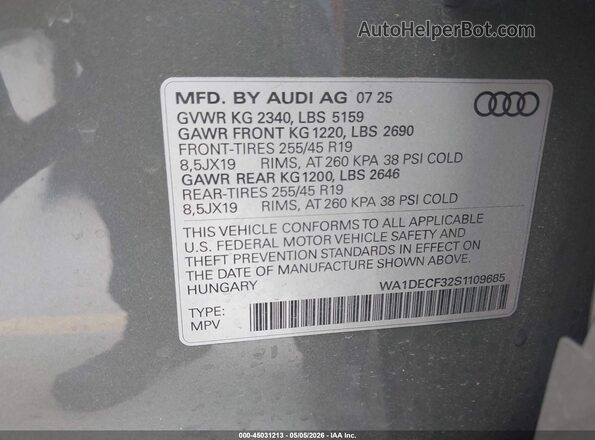 WA1DECF32S1109685 2025 AUDI Q3 Gray Widok komory silnika