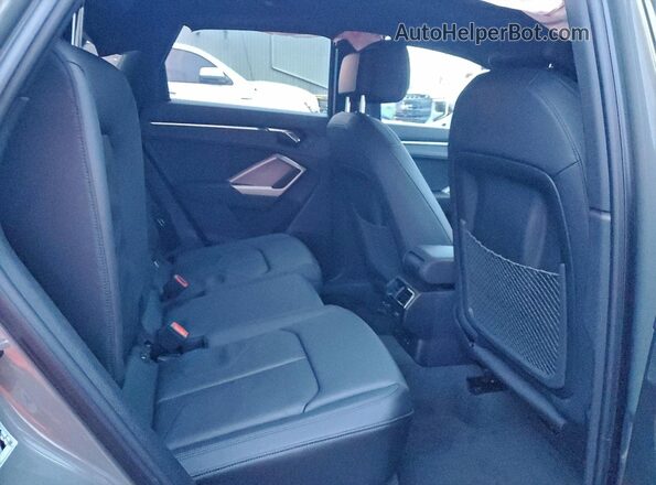 WA1DECF32S1109735 2025 AUDI Q3 Gray Вид задніх сидінь