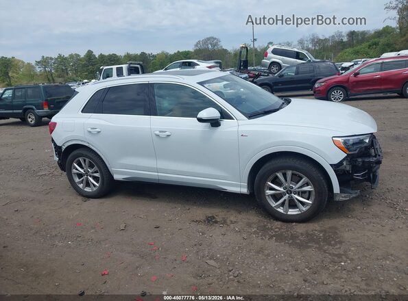WA1DECF33N1017098 2022 AUDI Q3 White უკანა სალონის ხედი