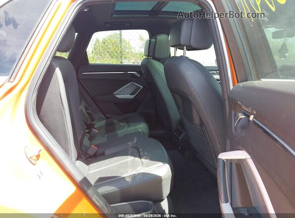 WA1DECF33N1149259 2022 AUDI Q3 Orange VIN կոդի պիտակի տեսք