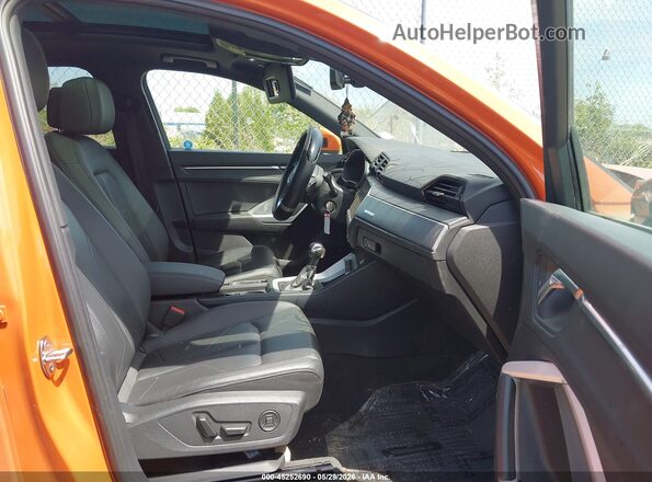 WA1DECF33N1149259 2022 AUDI Q3 Orange Սալոնի դիմացի տեսք
