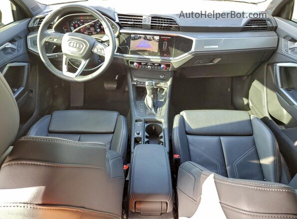 WA1DECF33R1190190 2024 AUDI Q3 Black Առջևի վահանակի տեսք