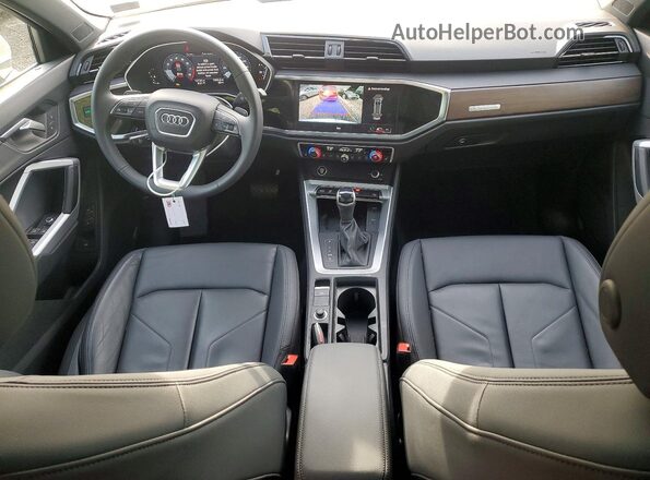 WA1DECF35R1208978 2024 AUDI Q3 White Widok deski rozdzielczej