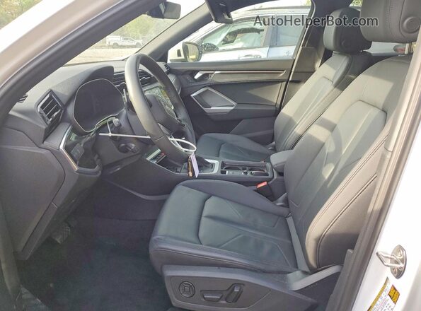WA1DECF35R1208978 2024 AUDI Q3 White Widok wnętrza z przodu