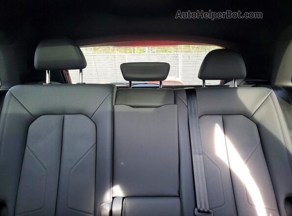WA1DECF35R1208978 2024 AUDI Q3 White Widok tylnych siedzeń