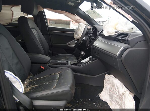 WA1DECF35S1061373 2025 AUDI Q3 Black Вид салону спереду