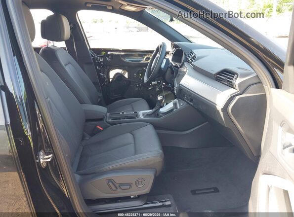 WA1DECF35S1081428 2025 AUDI Q3 Черный Вид салона спереди